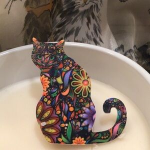 #245 Cat Brooch